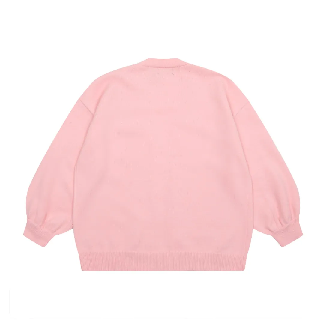 P220 Top quality" Style number: DS016# [Ralph Lauren V-neck solid color pony embroidered logo wool velvet knitted shawl cardigan] ✅Ralph Lauren Lazy‌oversize style basic classic versatile ten-color shawl cardigan ✅Main supplier platform live broadcast Wholesale entities Out of stock will be replenished Not off the shelf ✅ZP quality 1:1 version Can scan the code to enter the GF website Counter quality ✅Details and quality are the only one in Guangzhou. Light luxury wool. Focus on high-end. Cost-effective. Needless to say good quality. ✅Restore the original version. Can wear 190 pounds. Loose, comfortable and stress-free. ✅Loose upper body, oversize and lazy style. Must-have style for goddess ootd. ✅Good-looking clothes are never picky. Recommended for goddess wardrobe. Taro Purple, Light Khaki, Chinese Red, Anchor Red